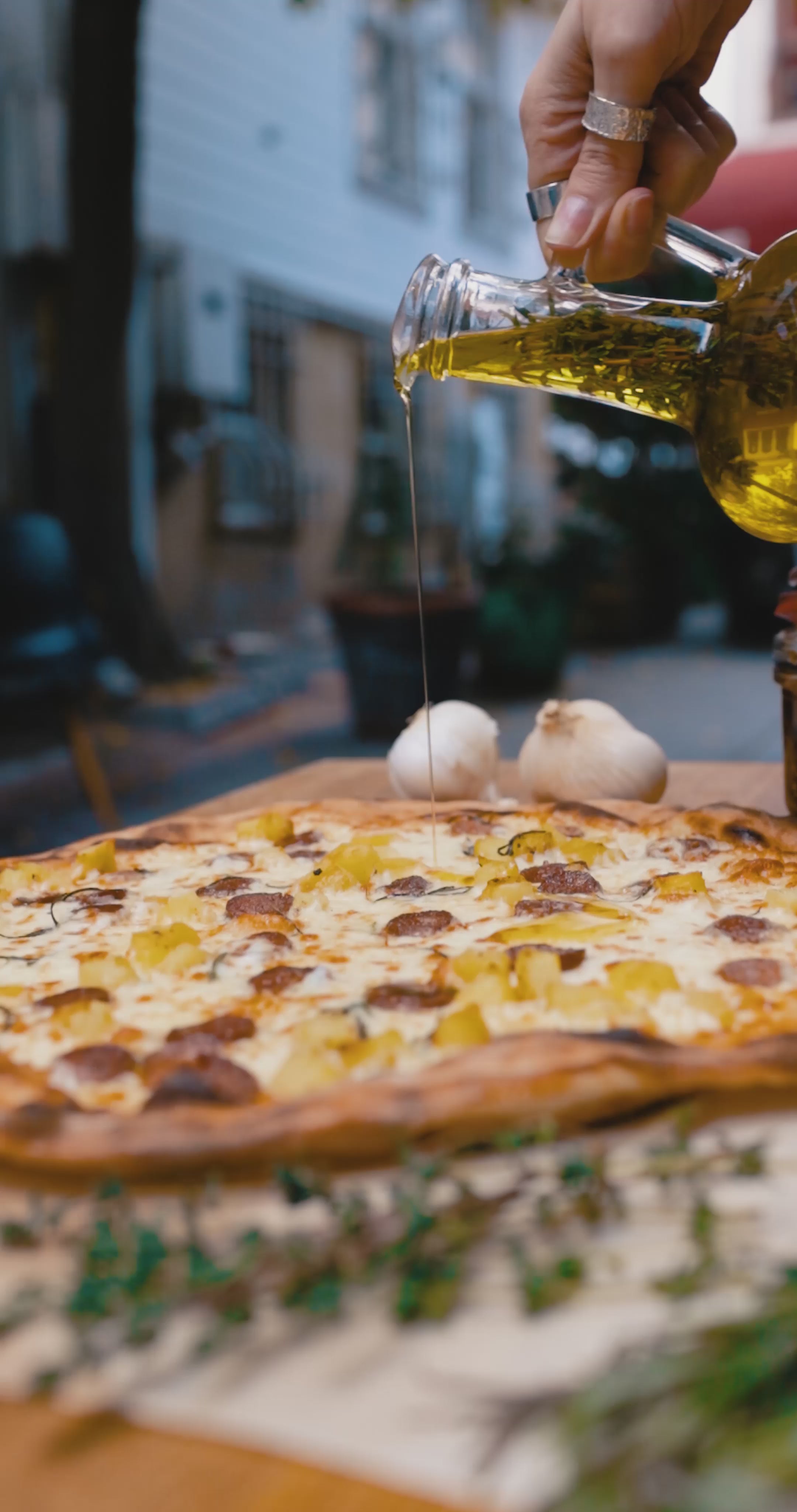 Homemade Pizza Cookbook – Best Dough, Sauces & Toppings